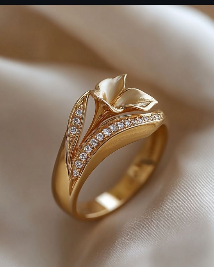 ZILA Blossom Luxe Floral Crystal Ring – Gold-Plated Elegant Statement Ring for Women